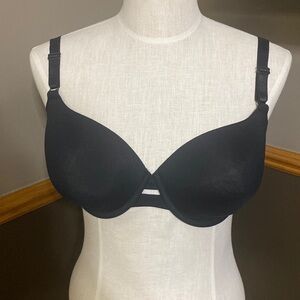 Warner’s black full coverage wireless bra size 36D